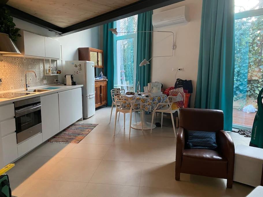 Apartamento Open Space City Center Con Terrazzo E Due Bagni Milán Exterior foto