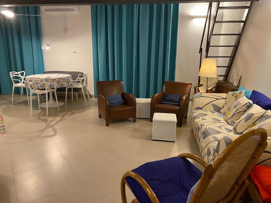 Apartamento Open Space City Center Con Terrazzo E Due Bagni Milán Exterior foto